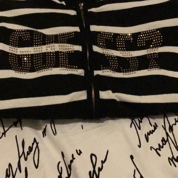 Ladies Guess Sweater - Picture 3 of 8